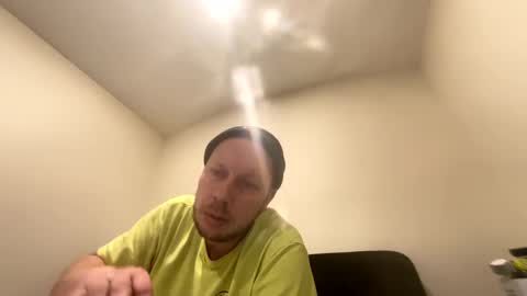 Snapshot of deznuts130 chatting on February 16, 2025, 3:58 am deznuts130 online show from February 16, 2025, 3:58 am