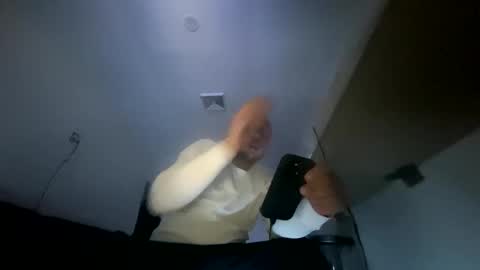 Snapshot of deznuts130 chatting on February 27, 2025, 5:56 am deznuts130 online show from February 27, 2025, 5:56 am