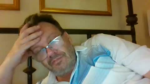 Snapshot of dfwgonewrong chatting on April 10, 2026, 6:07 am dfwgonewrong online show from April 10, 2026, 6:07 am