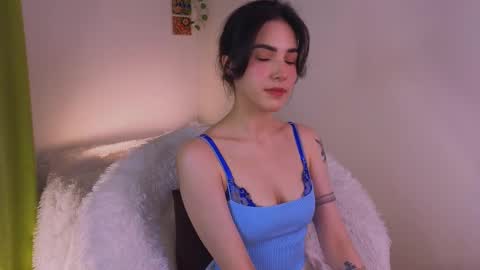 Diana online show from November 30, 2025, 2:43 pm