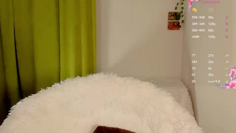 Snapshot of di_moon_ chatting on April 10, 2026, 3:39 pm Diana online show from April 10, 2026, 3:39 pm
