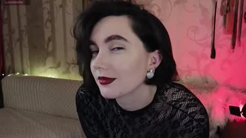 Diana Di Honey online show from December 18, 2025, 2:45 pm