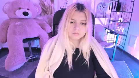 Snapshot of diaangell chatting on January 9, 2026, 12:35 am Dia online show from January 9, 2026, 12:35 am