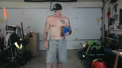 Snapshot of diabolic_yeti76 chatting on April 2, 2026, 8:39 pm Yeti online show from April 2, 2026, 8:39 pm