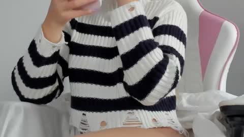 Snapshot of diamond_ava_ chatting on December 28, 2024, 8:05 am Thea online show from December 28, 2024, 8:05 am