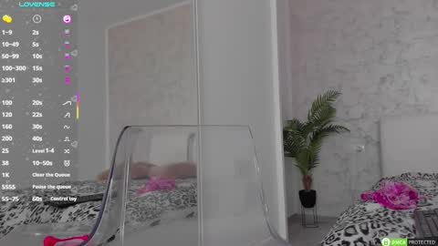 Snapshot of diamond_ava_ chatting on March 9, 2025, 10:19 am Thea online show from March 9, 2025, 10:19 am