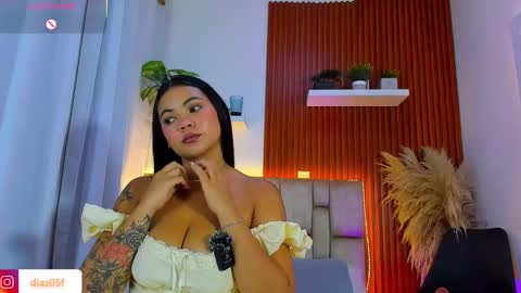 diamond_canela online show from November 12, 2025, 3:07 am