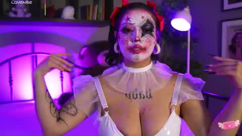 Diamond            online show from October 26, 2025, 9:53 pm