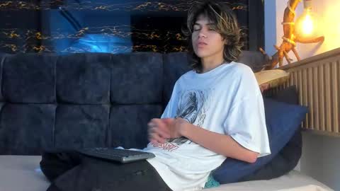 diamond_twink online show from October 10, 2025, 7:35 pm