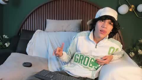 Snapshot of diamond_twink chatting on July 26, 2026, 5:48 am diamond_twink online show from July 26, 2026, 5:48 am
