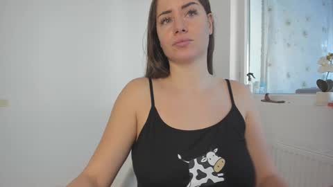 diamondkay_ online show from February 3, 2026, 7:46 am