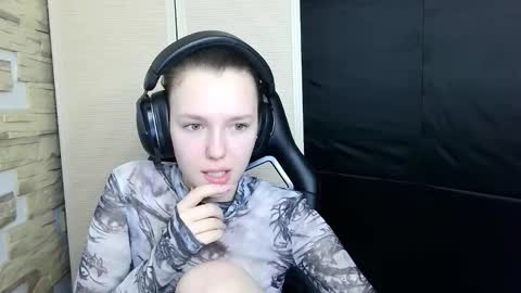 diana_back3 online show from November 12, 2025, 12:05 pm