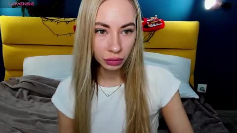 Diana  online show from December 22, 2024, 1:45 am