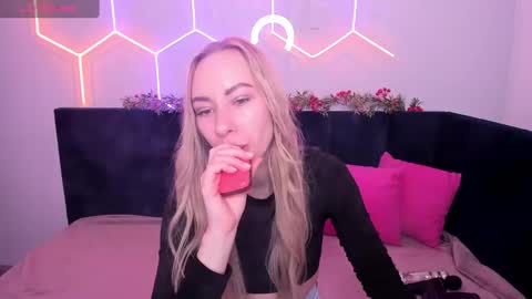 Diana  online show from December 29, 2024, 1:56 am