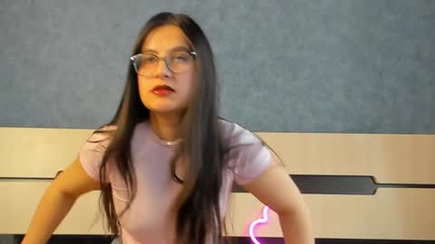 Hello my name is Carolina online show from October 19, 2025, 11:44 am