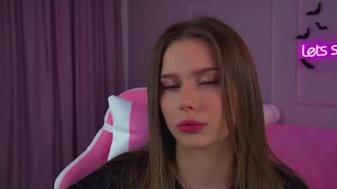 Diana online show from November 2, 2025, 7:49 pm