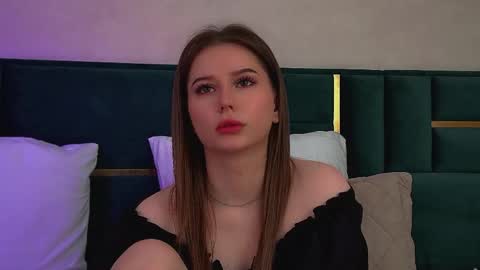 Snapshot of dianabecker chatting on May 30, 2026, 12:02 pm Diana online show from May 30, 2026, 12:02 pm