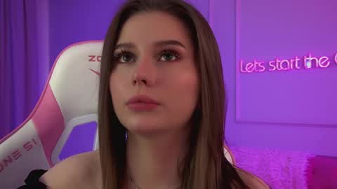 Snapshot of dianabecker chatting on June 4, 2026, 6:25 pm Diana online show from June 4, 2026, 6:25 pm