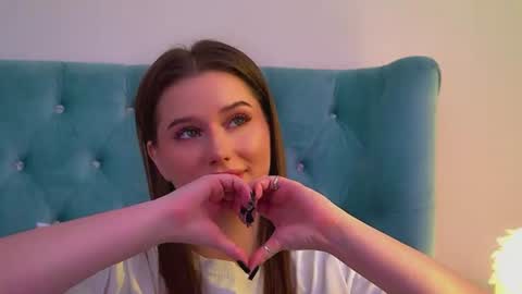 Diana online show from July 16, 2026, 11:33 pm