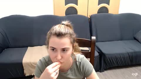 Snapshot of dianasmiey7 chatting on December 17, 2024, 9:27 pm dianasmiey7 online show from December 17, 2024, 9:27 pm