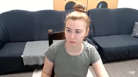 Snapshot of dianasmiey7 chatting on January 9, 2025, 9:27 am dianasmiey7 online show from January 9, 2025, 9:27 am