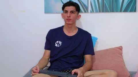 Snapshot of dianayleo chatting on April 2, 2026, 2:04 pm Ana Leo online show from April 2, 2026, 2:04 pm