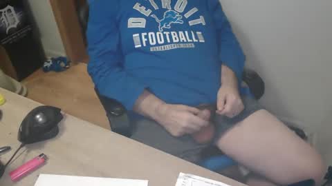 Snapshot of diche1134 chatting on December 4, 2025, 7:28 am Running Bear online show from December 4, 2025, 7:28 am