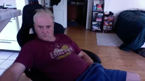 Snapshot of dickflasher5 chatting on October 28, 2025, 6:43 pm Richard Fleischer online show from October 28, 2025, 6:43 pm