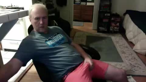 Snapshot of dickflasher5 chatting on November 10, 2025, 8:35 am Richard Fleischer online show from November 10, 2025, 8:35 am