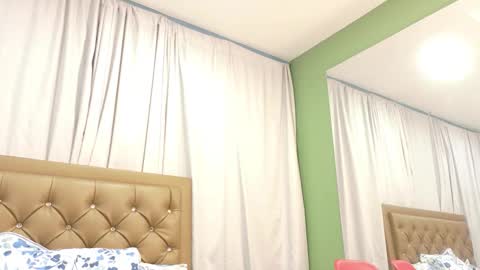 Snapshot of didoelizabeth chatting on November 5, 2025, 12:27 pm didoelizabeth online show from November 5, 2025, 12:27 pm