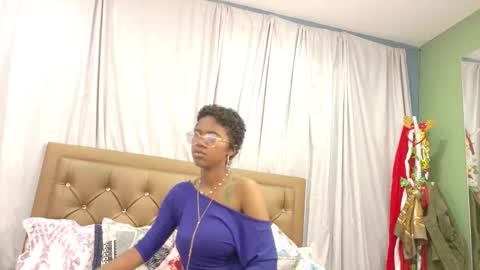 Snapshot of didoelizabeth chatting on November 18, 2025, 3:05 pm didoelizabeth online show from November 18, 2025, 3:05 pm