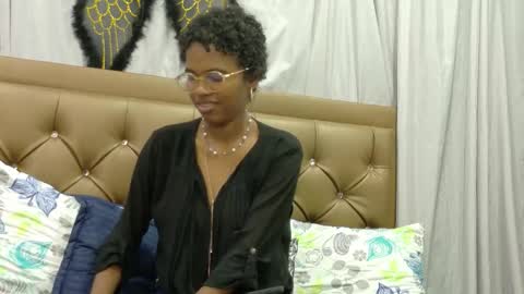 Snapshot of didoelizabeth chatting on November 20, 2025, 1:33 pm didoelizabeth online show from November 20, 2025, 1:33 pm