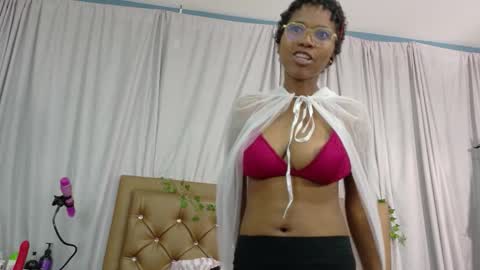 Snapshot of didoelizabeth chatting on December 16, 2025, 1:27 pm didoelizabeth online show from December 16, 2025, 1:27 pm