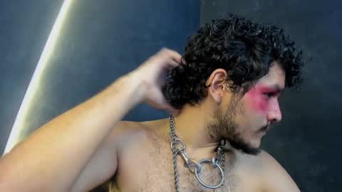 diemond_latinx98 online show from December 4, 2025, 5:10 pm