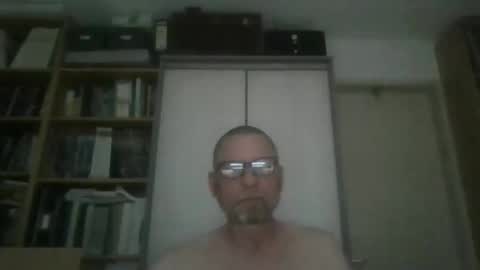 dierenfeld online show from April 21, 2026, 1:42 am