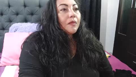 Mariana online show from March 8, 2025, 5:07 am