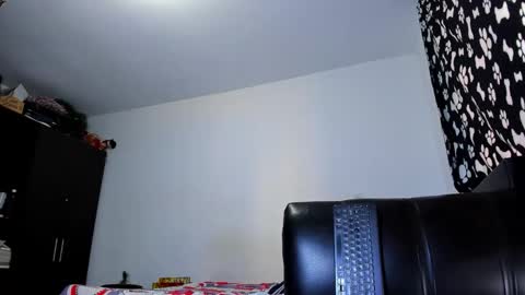 Snapshot of diiego_xxx chatting on December 4, 2025, 1:53 pm diiego_xxx online show from December 4, 2025, 1:53 pm