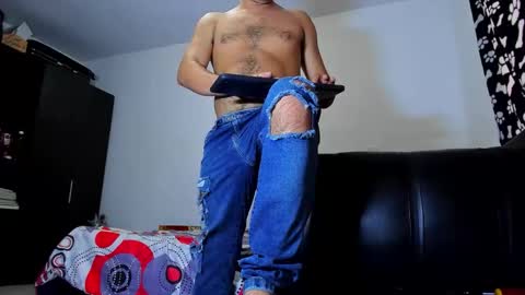 Snapshot of diiego_xxx chatting on December 15, 2025, 2:54 pm diiego_xxx online show from December 15, 2025, 2:54 pm