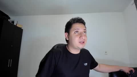 Snapshot of diiego_xxx chatting on April 19, 2026, 4:50 pm diiego_xxx online show from April 19, 2026, 4:50 pm