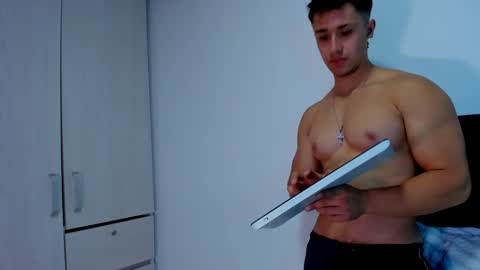 Snapshot of dilan_coy chatting on February 19, 2025, 1:29 am Dilan Coy online show from February 19, 2025, 1:29 am