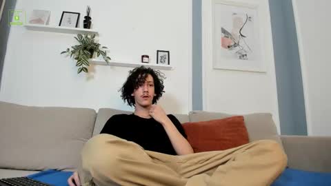 Snapshot of dilan_wolfe chatting on December 4, 2025, 5:21 pm Dilan online show from December 4, 2025, 5:21 pm