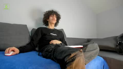 Dilan online show from December 20, 2025, 10:28 pm