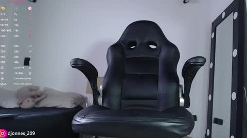 DilanJonnes online show from April 5, 2026, 7:00 pm