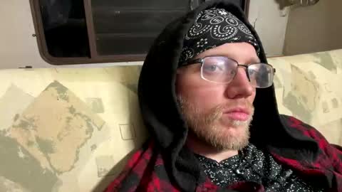 Snapshot of dilf_96 chatting on May 14, 2026, 6:42 am Daddy online show from May 14, 2026, 6:42 am