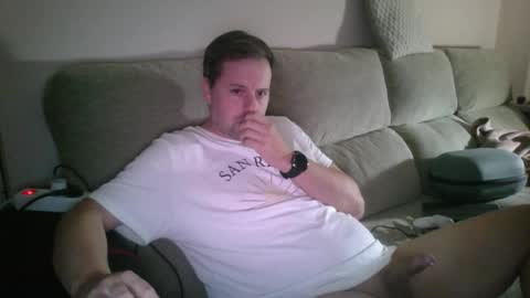 dili999 online show from September 20, 2025, 6:14 am