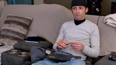 Snapshot of dilldough405 chatting on December 26, 2024, 12:14 am Dilldough405 online show from December 26, 2024, 12:14 am