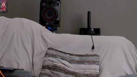 Snapshot of dilldough405 chatting on December 27, 2024, 11:31 pm Dilldough405 online show from December 27, 2024, 11:31 pm