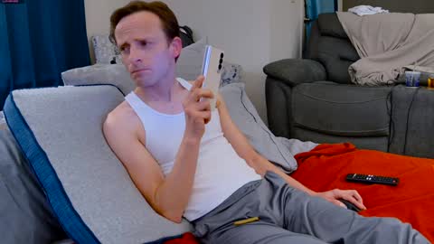 Snapshot of dilldough405 chatting on January 13, 2025, 2:18 am Dilldough405 online show from January 13, 2025, 2:18 am