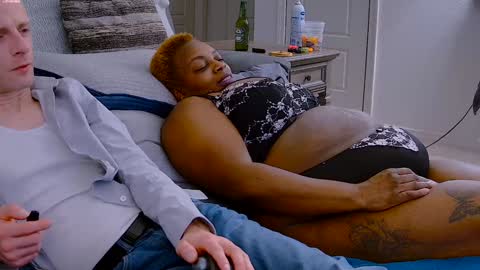 Snapshot of dilldough405 chatting on February 2, 2025, 10:17 pm Dilldough405 online show from February 2, 2025, 10:17 pm