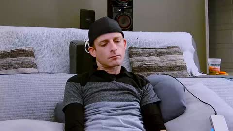 Snapshot of dilldough405 chatting on February 6, 2025, 5:51 pm Dilldough405 online show from February 6, 2025, 5:51 pm